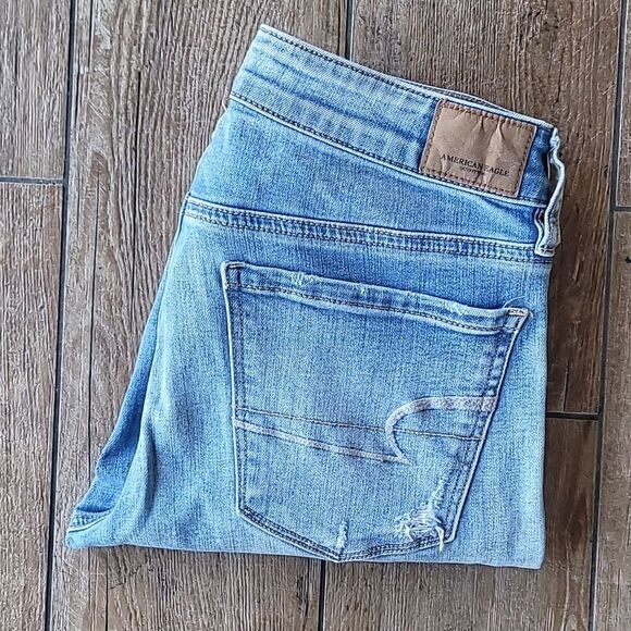 AMERICAN EAGLE Jegging Jeans Light Wash Distessed Holes Women's Size 6 - Picture 12 of 12